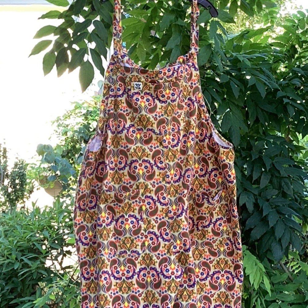 Lucy and Yak NWOT Jenny Dungarees Organic Twill
L edition Meadow Print